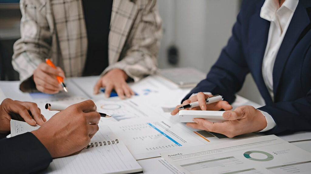 How Does Insurance Agent Make Money